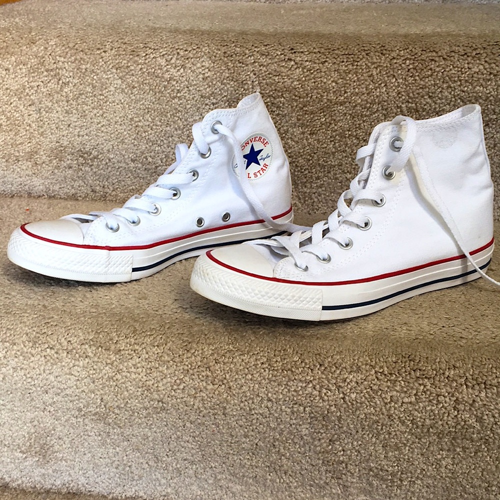 White converse chuck taylors